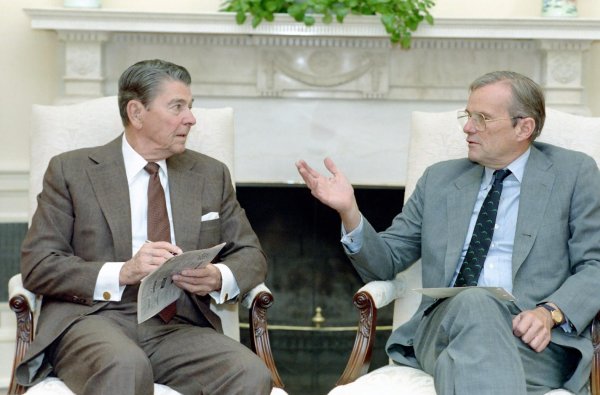 正规期货配资 鲍威尔杂谈会：不会有“影子美联储” 比特币的对手是黄金